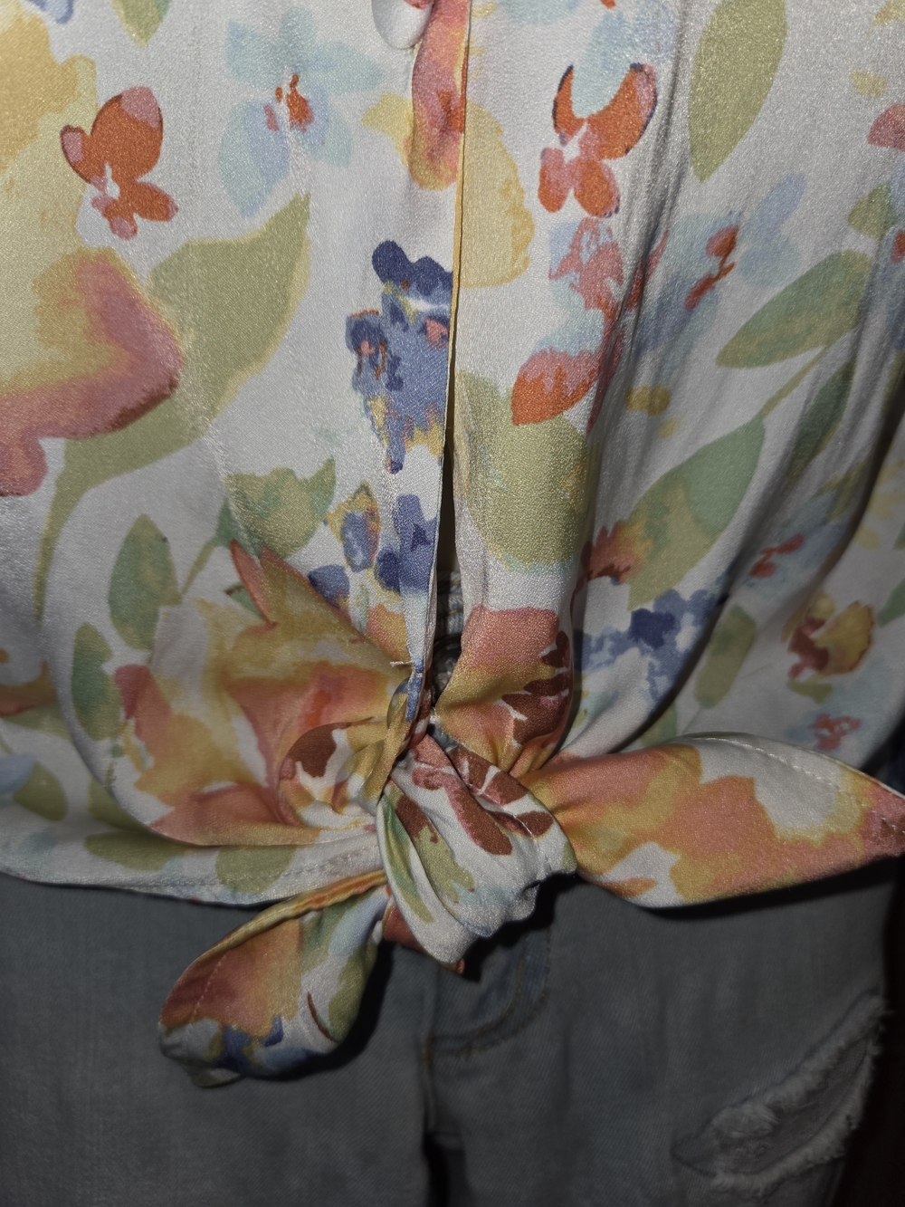 LC Lauren Conrad White Floral Tie-Front V-Neck Blouse - Picture 3 of 9